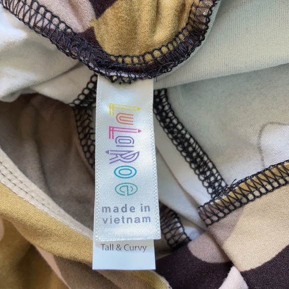 Tall and Curvy Camo LuLaRoe Leggings - Picture 2 of 3